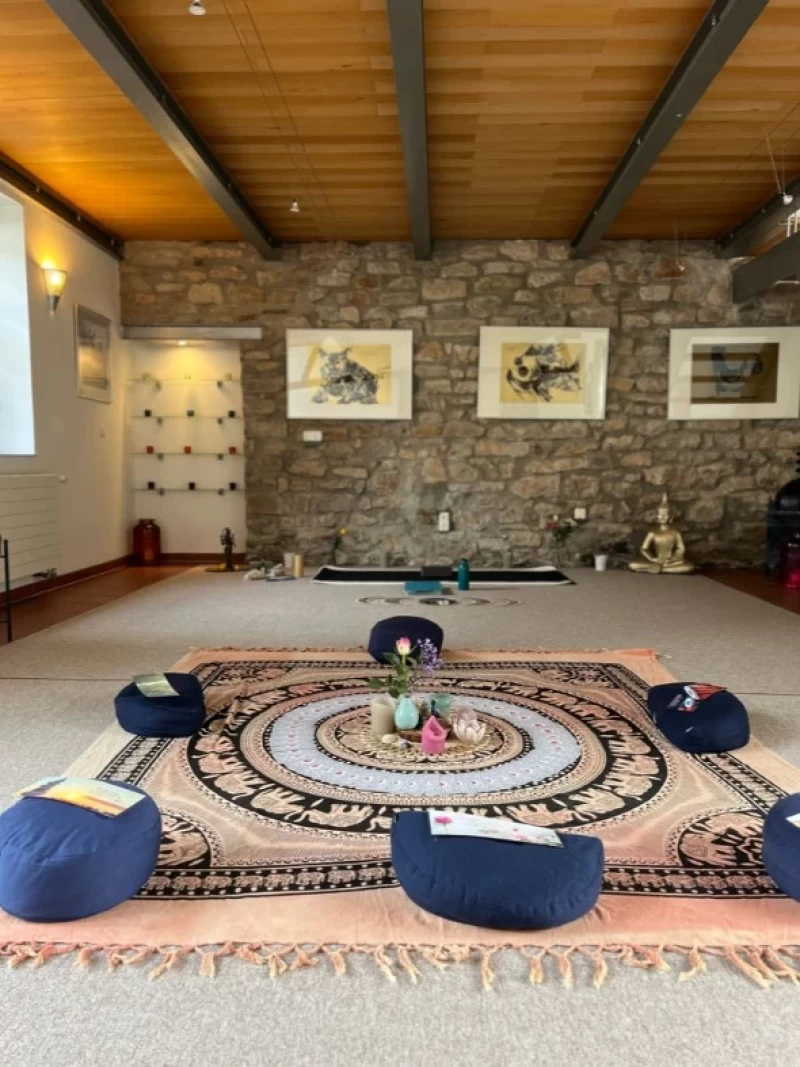 Deine Yoga-Auszeit zwischen Wäldern und Weite der Nordeifel