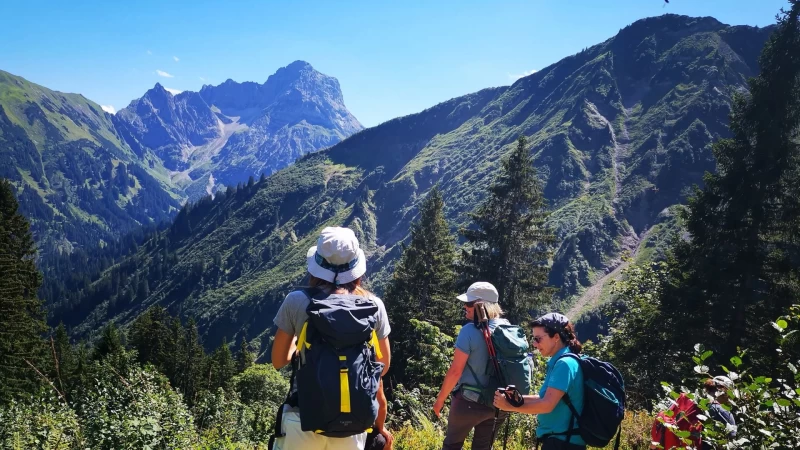 Mindful Mountain Moves - Meditation und Wandern im Kleinwalsertal