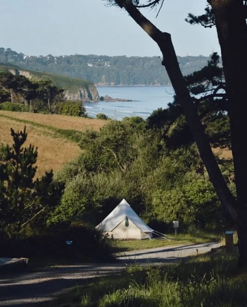 Breathe, Surf, Flow: Deine wilde Flucht in die Bretagne
