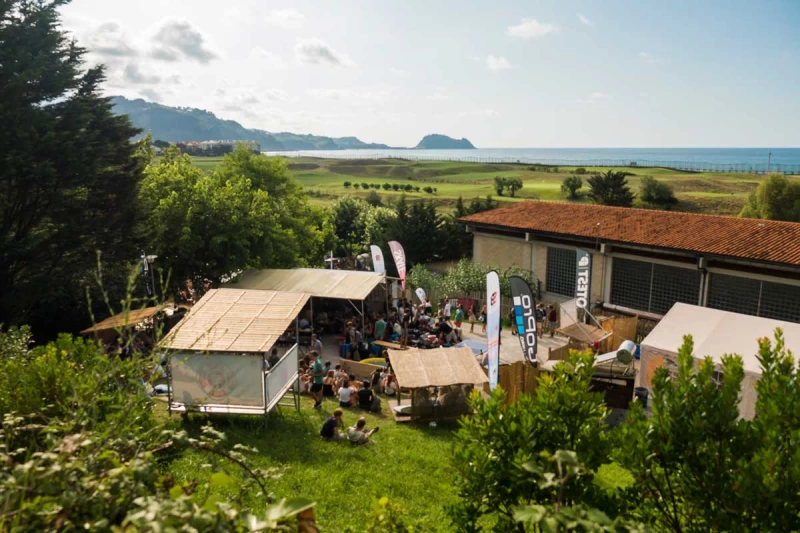 Surf camp in the surf city of Spain: waves, party & tapas