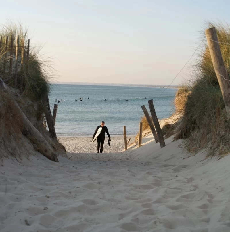 Surfing, chilling and meeting new people in the dunes of Brittany