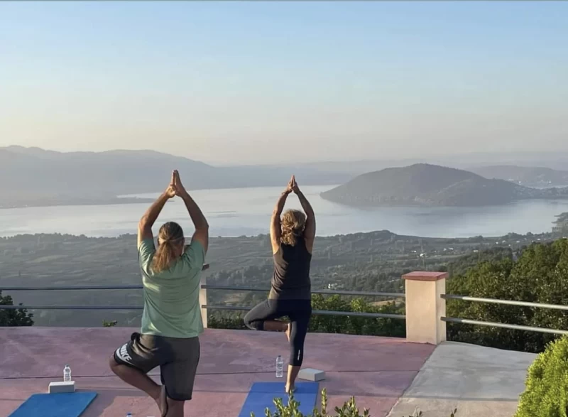 Yoga Retreat mit Wandern und Kajaktour in den Hügeln von Kastoria