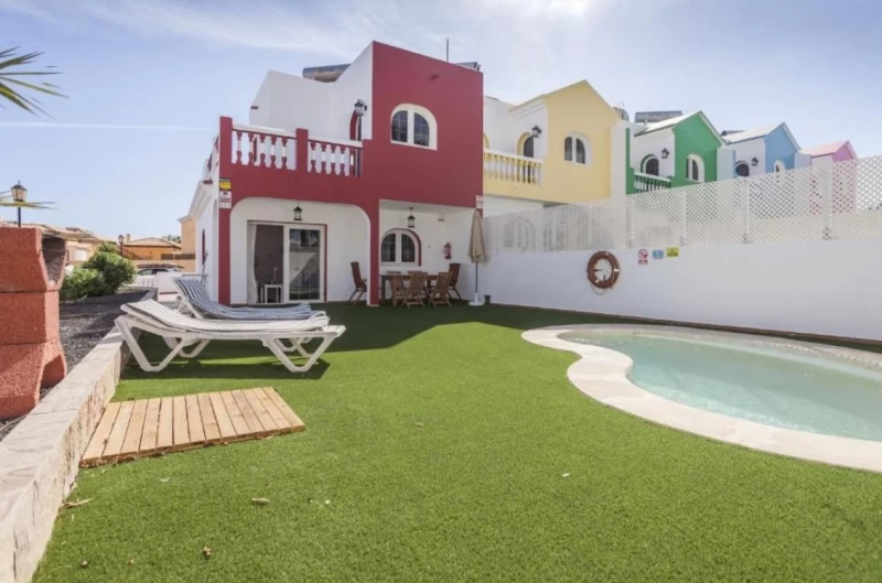 Corralejo Beach Vibes – Villa mit Pool & Surfspot vor der Tür