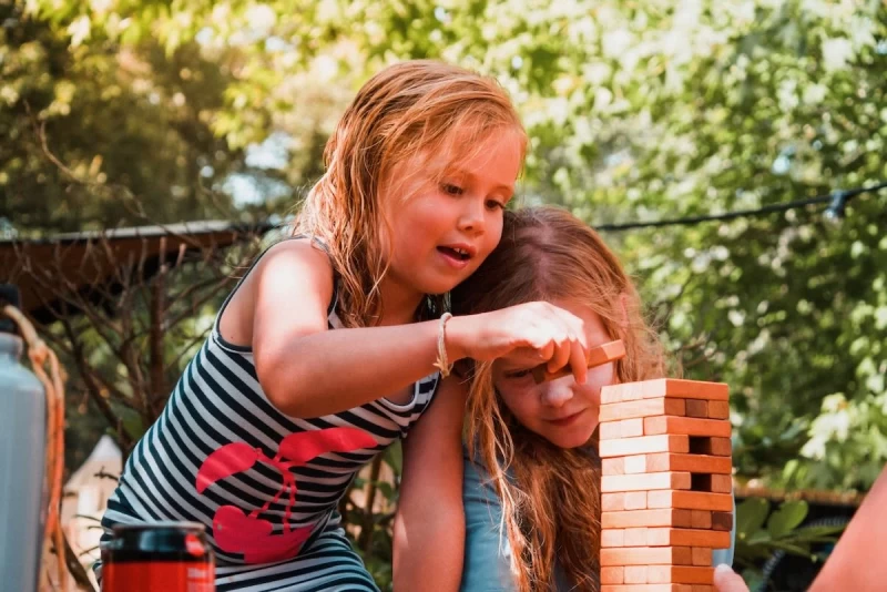 Entspanntes Familiensurfcamp zwischen Wäldern und Dünen in Frankreich