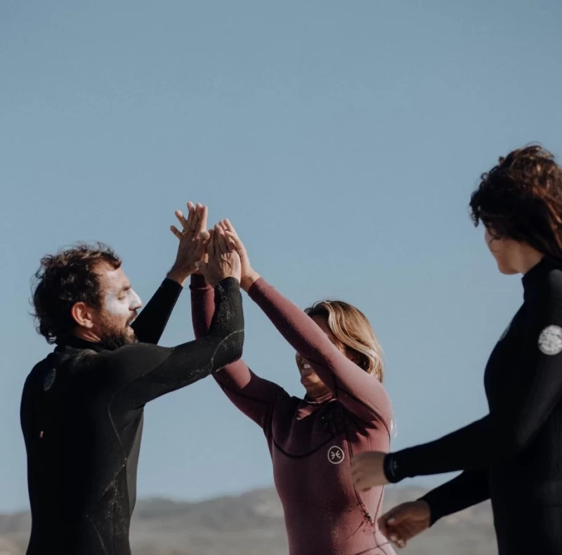 Wellen, Atem, Auszeit: Dein Surf- & Yoga-Retreat in Arrifana