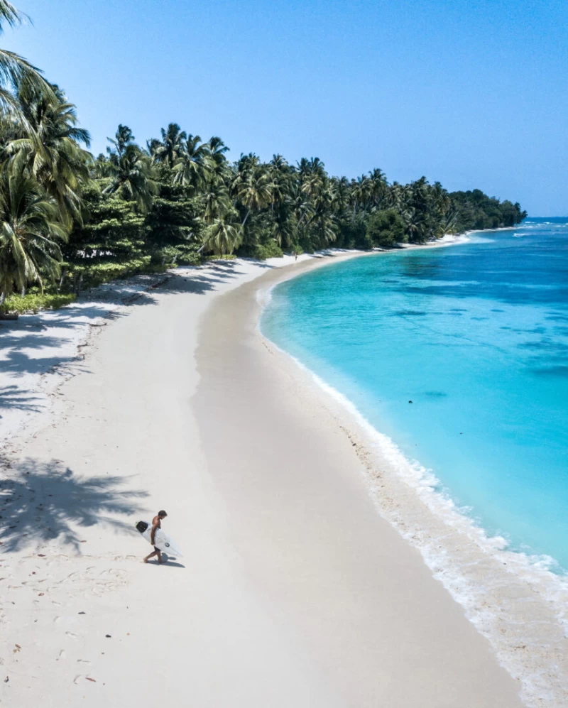 Surf-Abenteuer in luxuriöser Villa im Wellenparadies auf den Mentawais