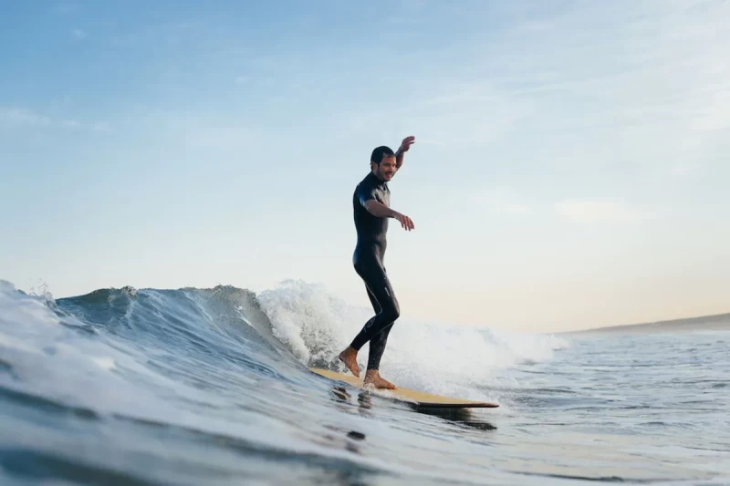 Dein Surf-Abenteuer direkt am Meer zwischen Porto und Lissabon