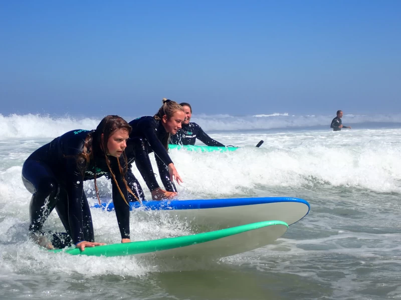 Surf- & Kletter-Urlaub in Portugal: Dein Outdoor-Abenteuer am Meer