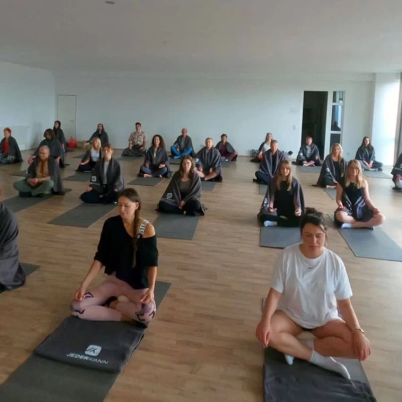 Vipassana-Schweige-Retreat: Ruhe finden, Klarheit erleben
