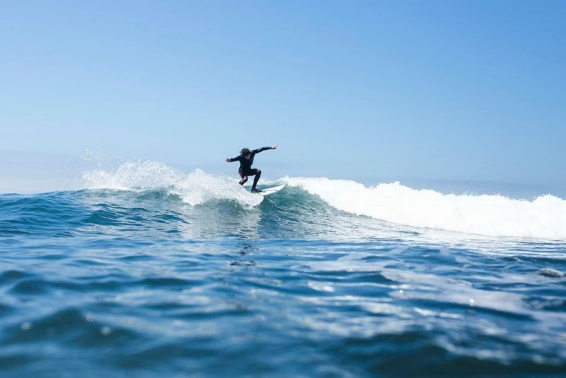 Stylisches Surfhaus mit Pool und Blick auf den Ozean