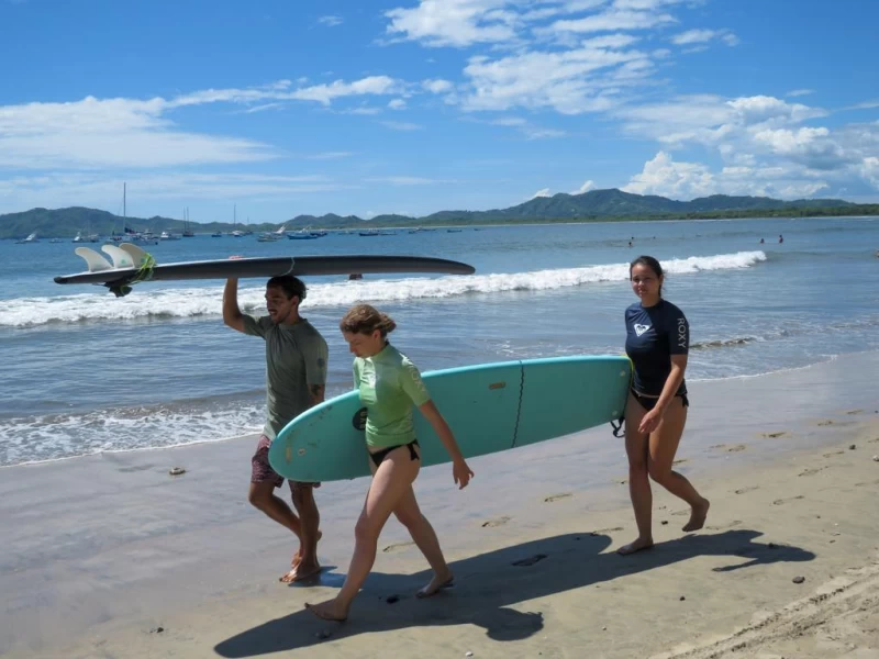 Surfcamp in Tamarindo: Erlebe den Pura Vida Lifestyle Costa Ricas