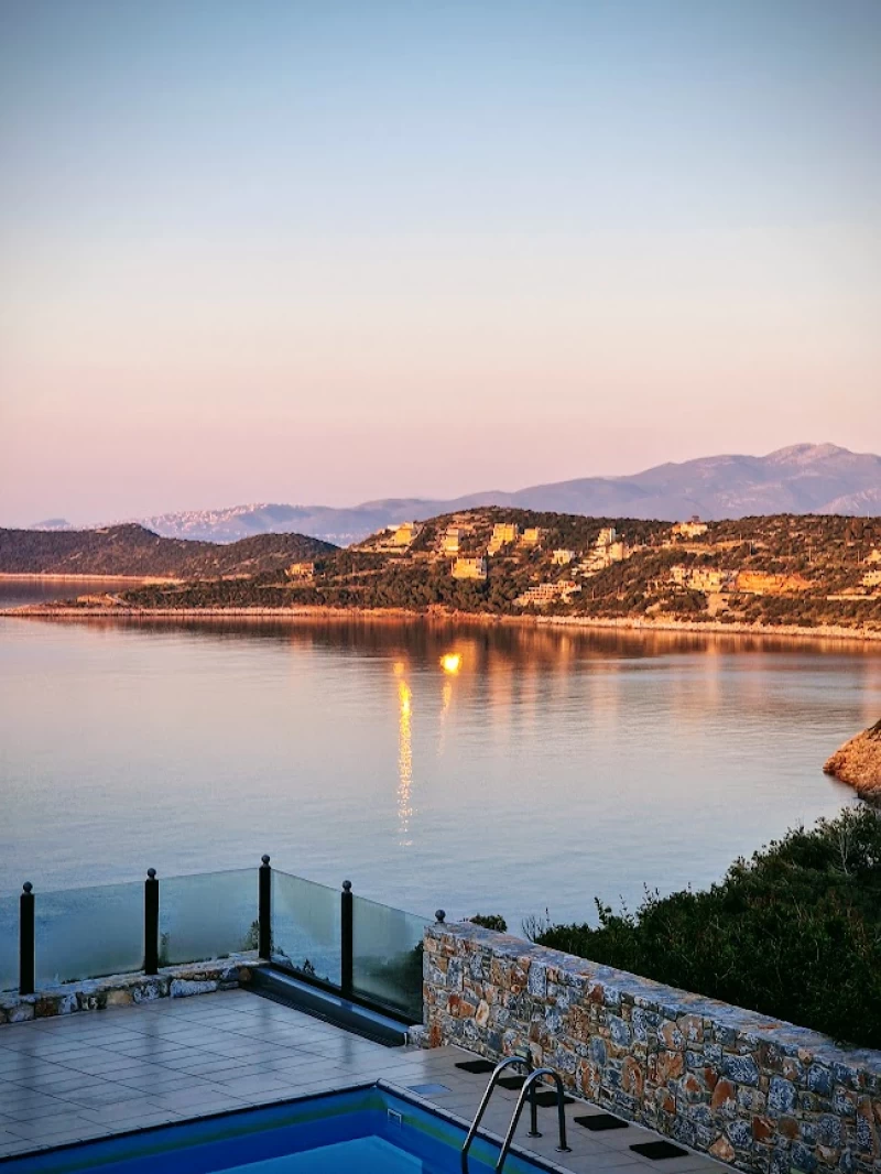 Yoga- und Wander-Retreat mit Blick auf das Meer in Griechenland