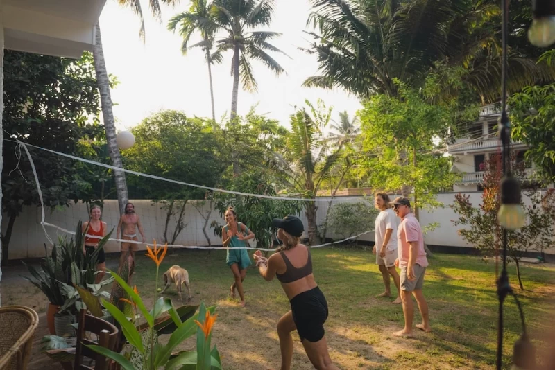 Mindful Yoga & Active Retreat mit Surfen und Elefanten-Safari