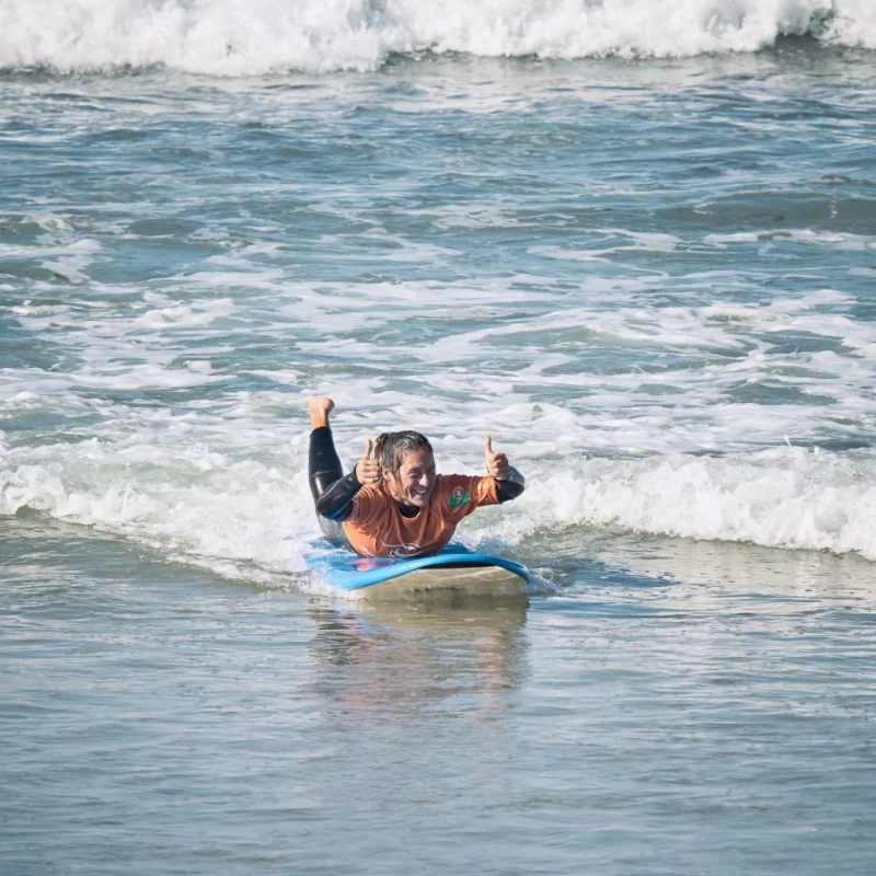 Surf & Sunset: Dein Surfurlaub mit Meerblick in Peniche