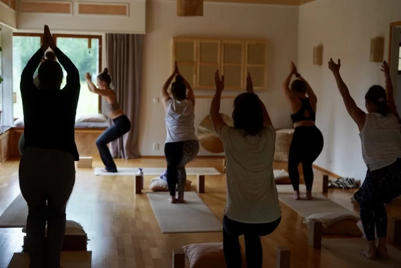 Winter Bliss - Yoga- und Kultur-Retreat in Finnland