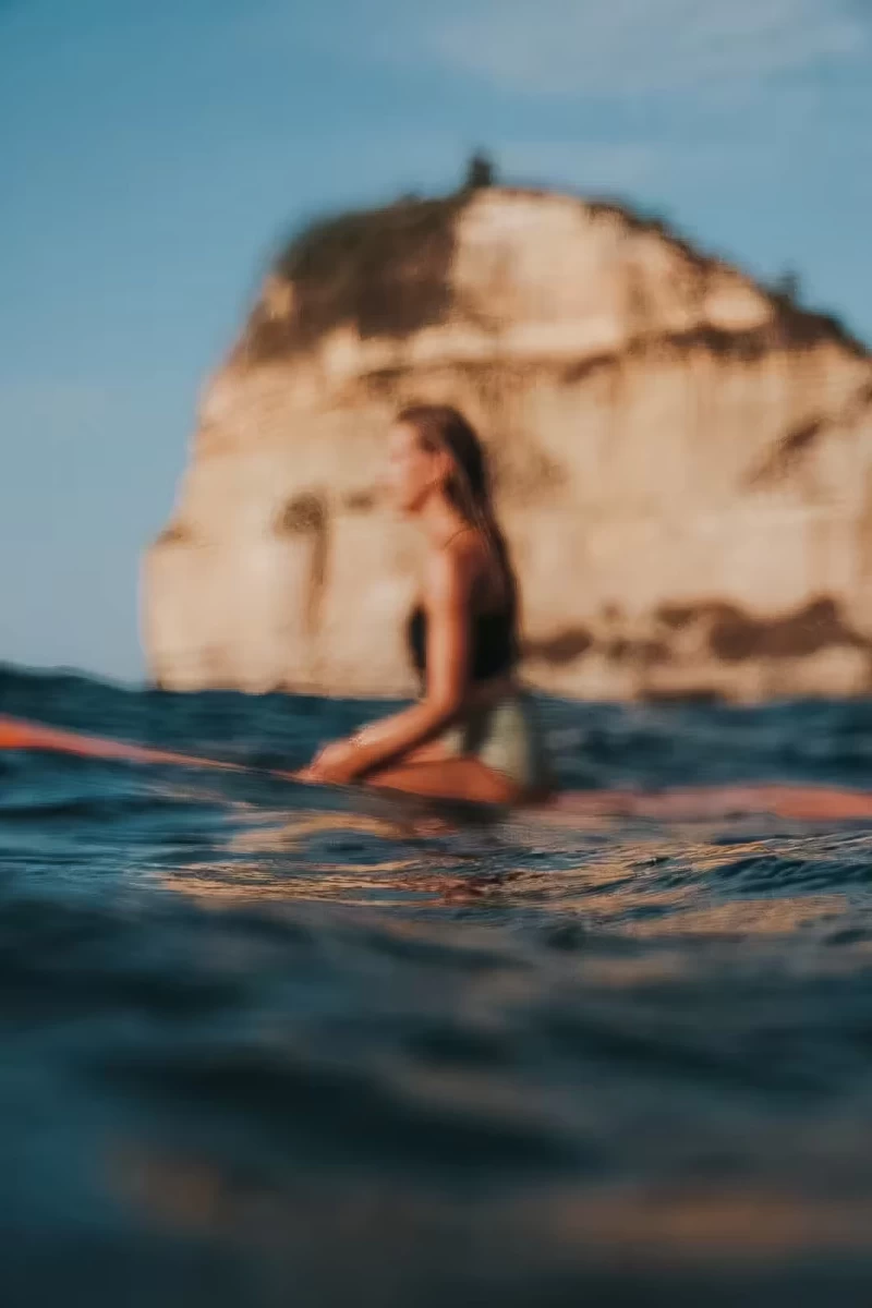 Tanz auf dem Wasser: Longboarding-Retreat im Süden Balis