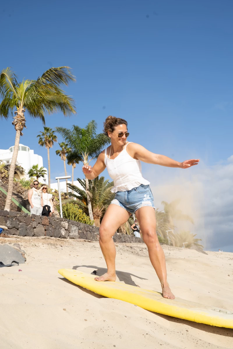 Surfcamp im spanischen Fischerort – Surfen & Spaß auf Fuerteventura!
