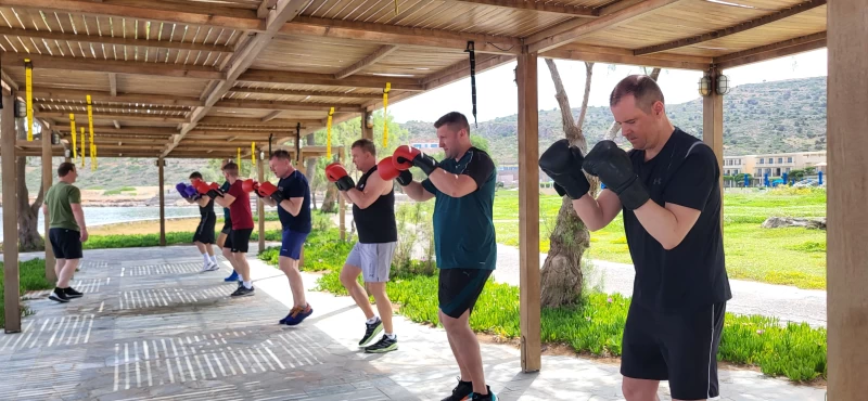 Männer-Fitnesscamp auf Kreta: Sonne, Sport und Teamspirit