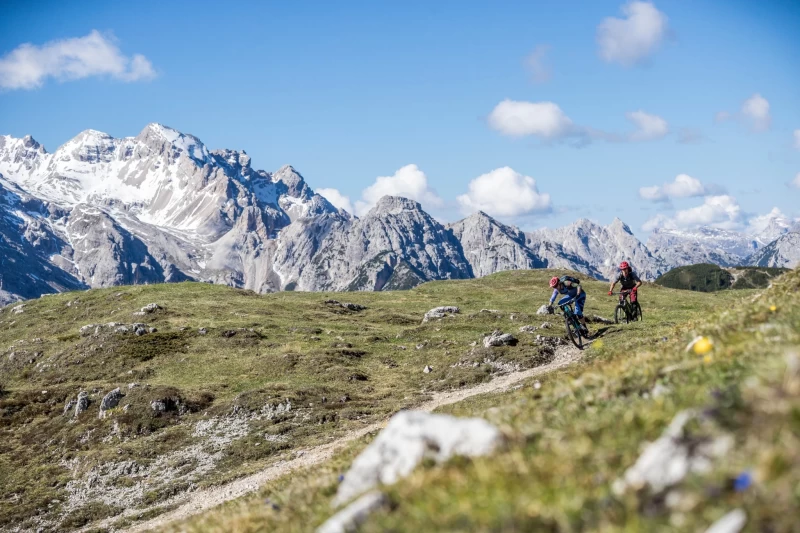 Komfort E-Mountainbiking in den Dolomiten