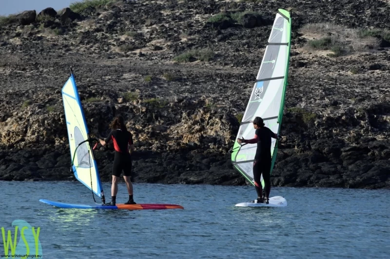 Im Rhythmus des Ozeans - Windsurf & Yoga Urlaub auf Fuerteventura