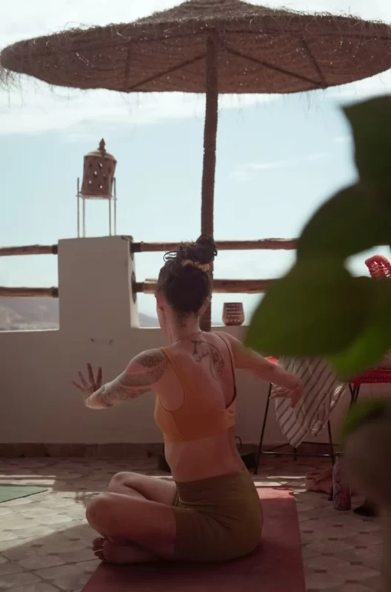 Salzluft & Sonnengrüße: Surf- und Yoga-Camp in Tamraght