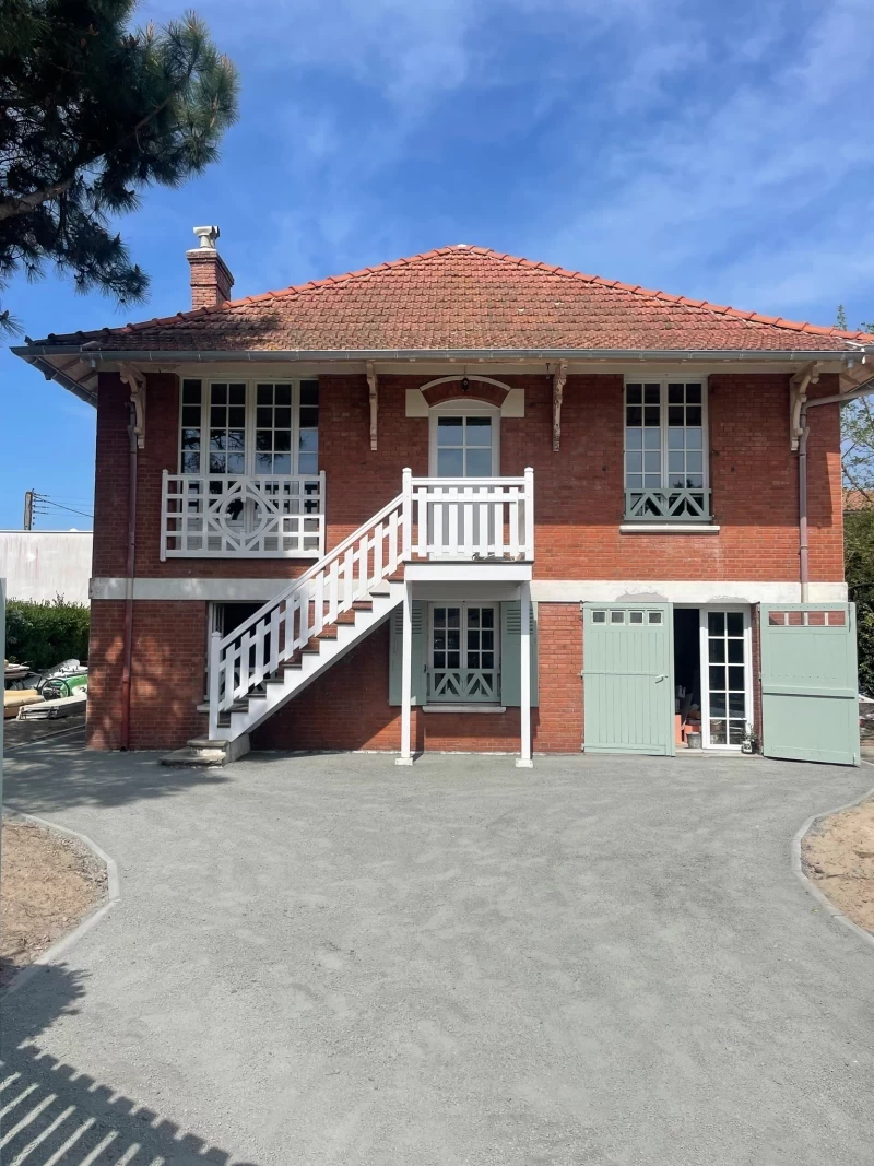 Lebe den Surf-Lifestyle im neueröffneten Surfhaus in Südfrankreich