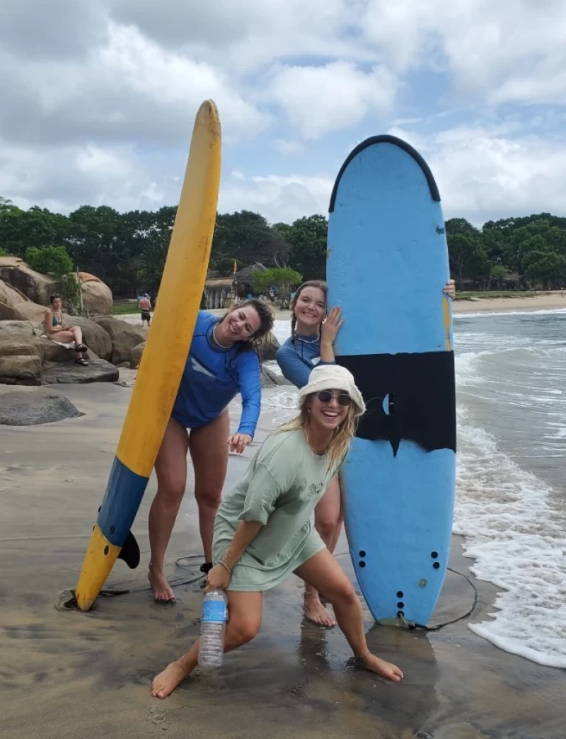 Zwischen Strand und Hostel-Vibes: Surfen & Yoga in Sri Lanka