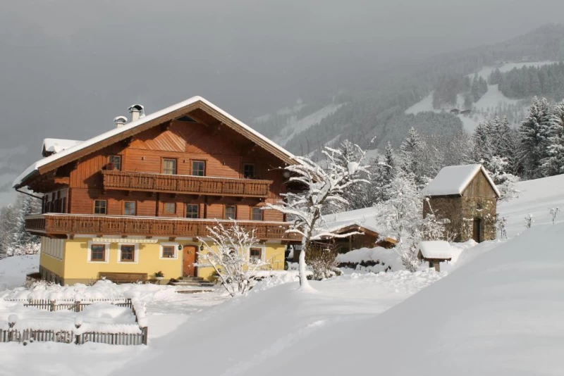 Langes Wochenende in Österreich: Yoga und die Kraft des Räucherns