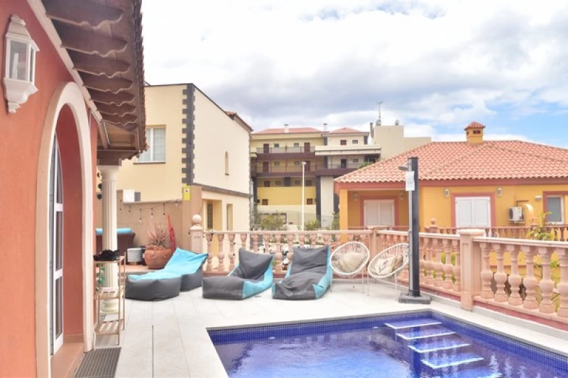 Surfen, Sonne und Spaß: Dein Surfurlaub im Süden von Teneriffa!