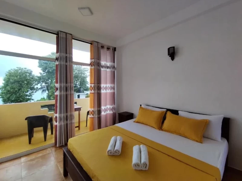 Ride, Relax und Repeat: Surfcamp im tropischen Weligama