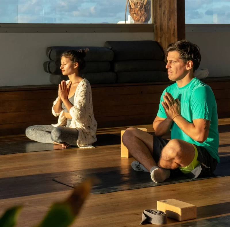 Erwecke deine Sinne: Yoga, Sonnenuntergänge und Gelassenheit