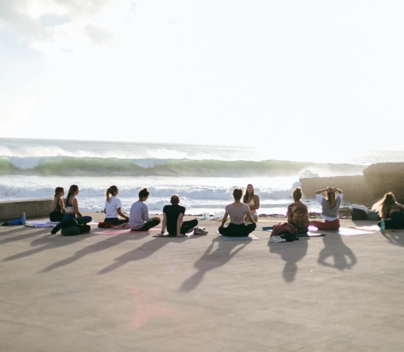 Wellen, Atem, Auszeit: Dein Surf- & Yoga-Retreat in Arrifana