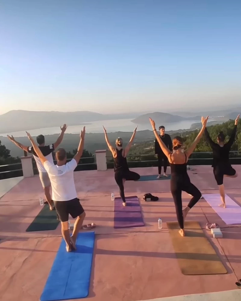 Yoga Retreat mit Wandern und Kajaktour in den Hügeln von Kastoria