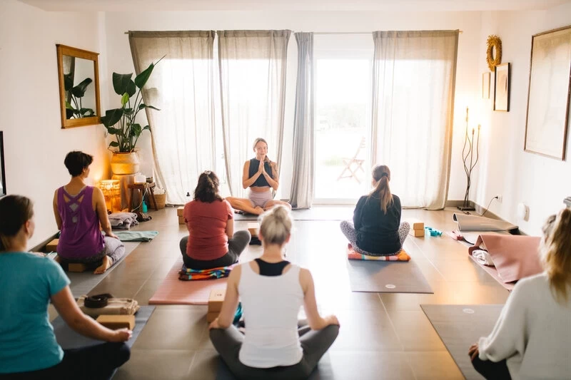 Flow with Love: Yoga Retreat an der atemberaubenden Algarve