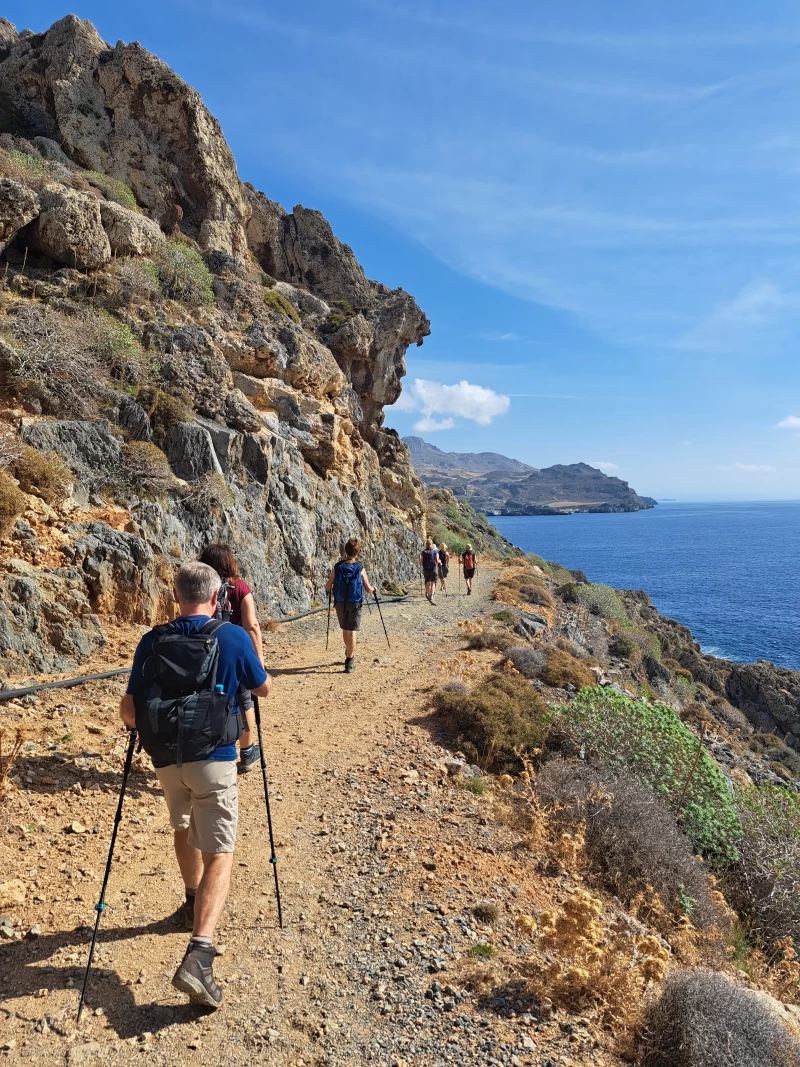 Yoga & Wandern zwischen Bergen und Meer - Erlebe den Zauber Südkretas