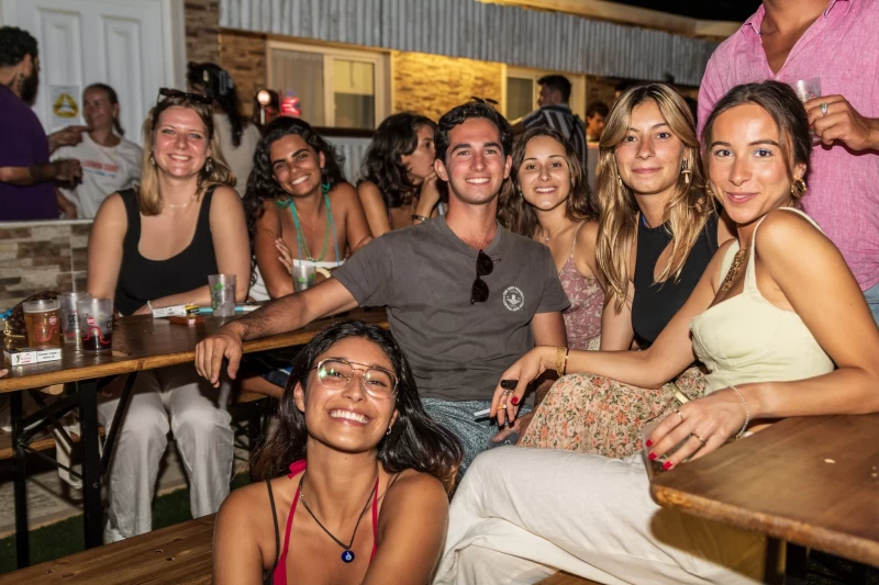 Surfhaus am Strand vor Lissabon: Eure unvergessliche Klassenfahrt