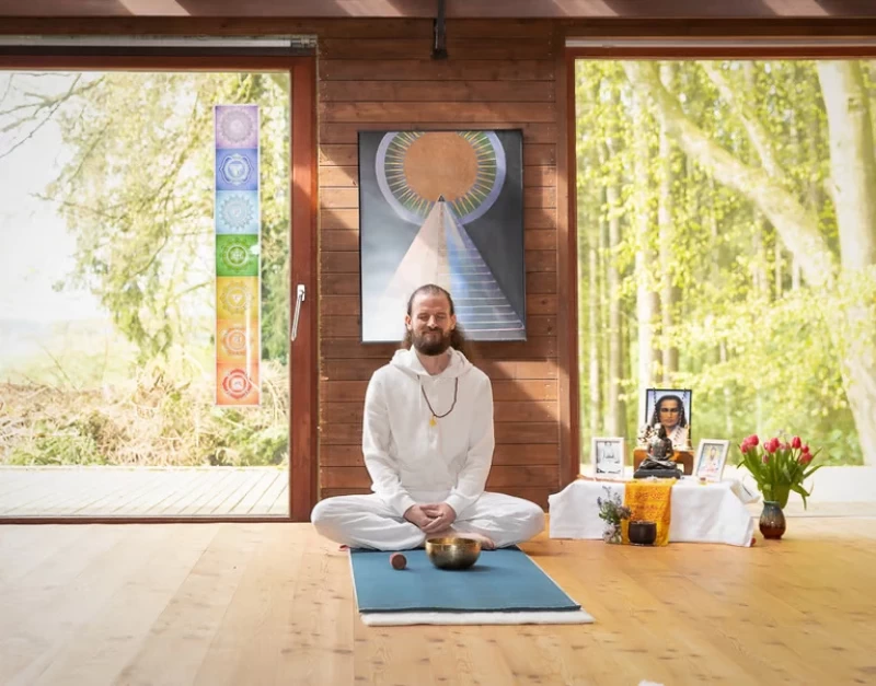 Begegne deinem wahren Selbst: Stilles Yoga Retreat im Ashram