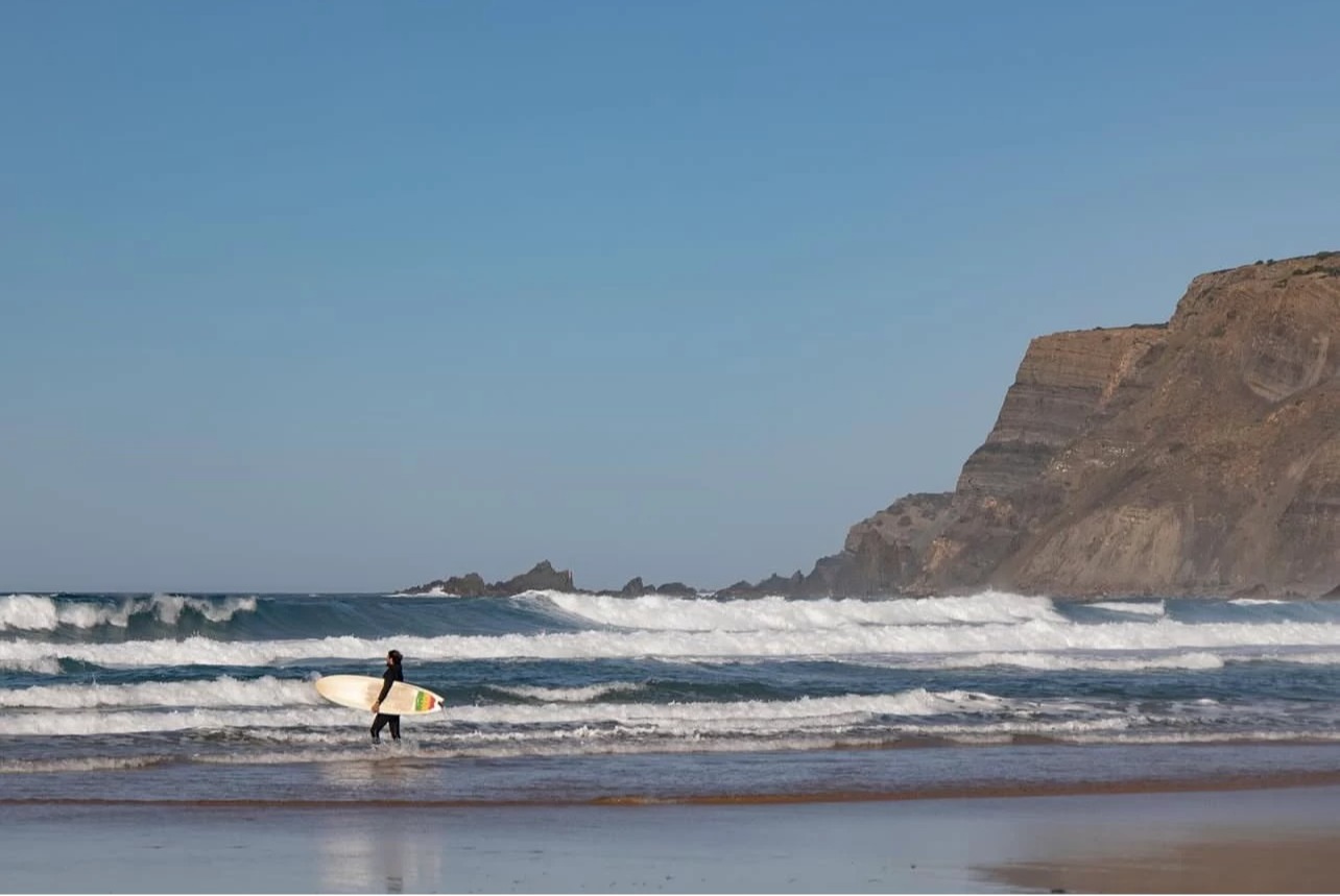 Plant Power Reset: Veganes Neujahrs-Retreat mit Surfen, Fitness & Yoga