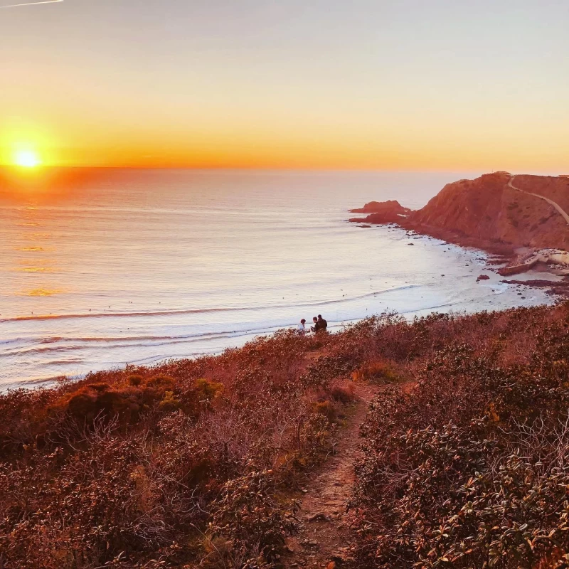 Algarve pur: Surfen, Chillen und Natur in Arrifana