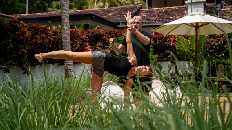 Erwecke deine Sinne: Yoga-Retreat im tropischen Paradies