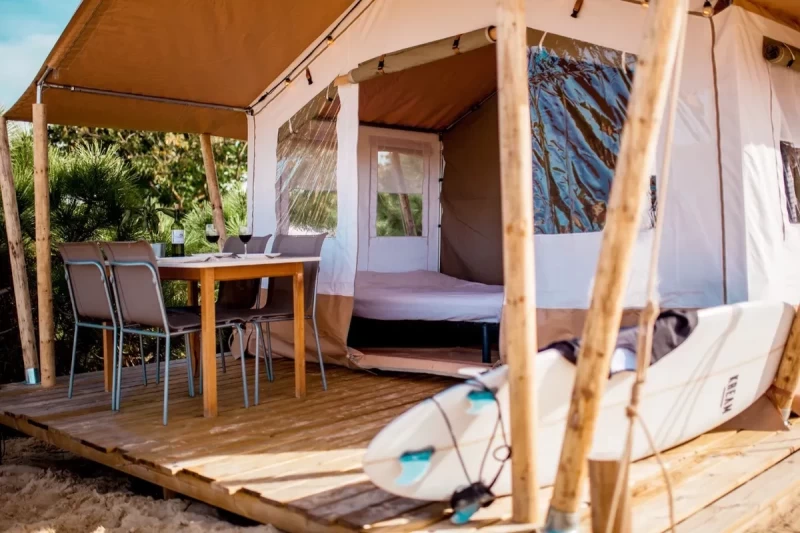 Die Klassenfahrt eures Lebens: Camping, Sonne, Wellen & gute Vibes