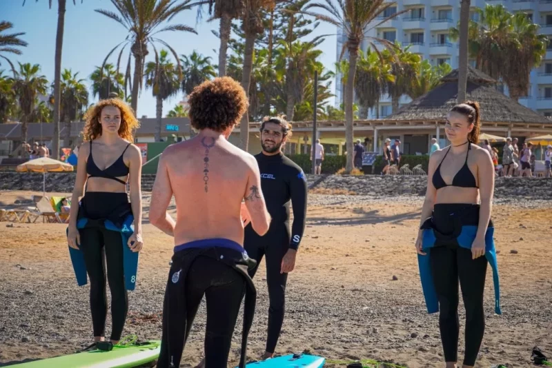 Easy Surf Life: Teneriffa erleben mit lockeren Hostel-Vibes