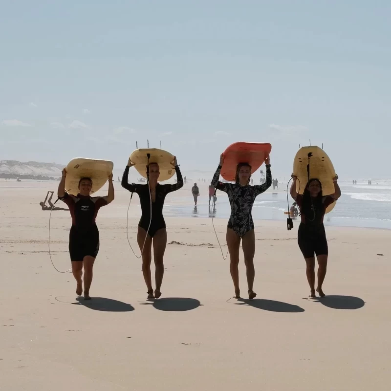 Zwischen Dünen und Meer: Dein Surfcamp am Atlantik