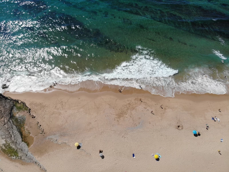 Finde dein Gleichgewicht: Surfen, Yoga und Meditation in Portugal