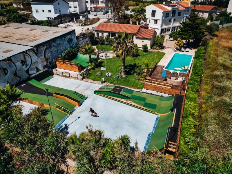Skate- and Surfwoche mit privatem Skatepark