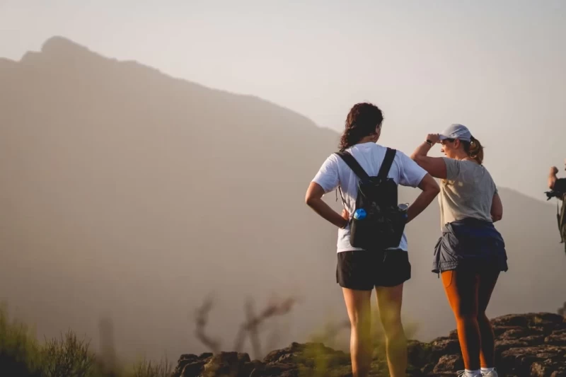 Kraftvoll entspannen: Yoga und Wandern in der Masca-Schlucht