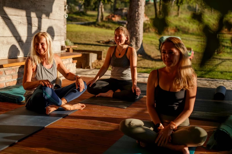 Flow in the Forest: Yoga-Retreat mit Besuch der Plitvicer Seen
