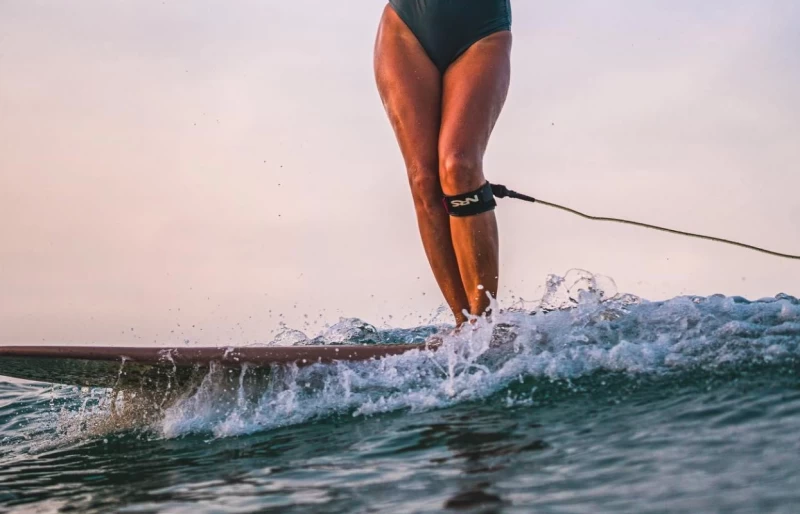 Tanz auf dem Wasser: Longboarding-Retreat im Süden Balis
