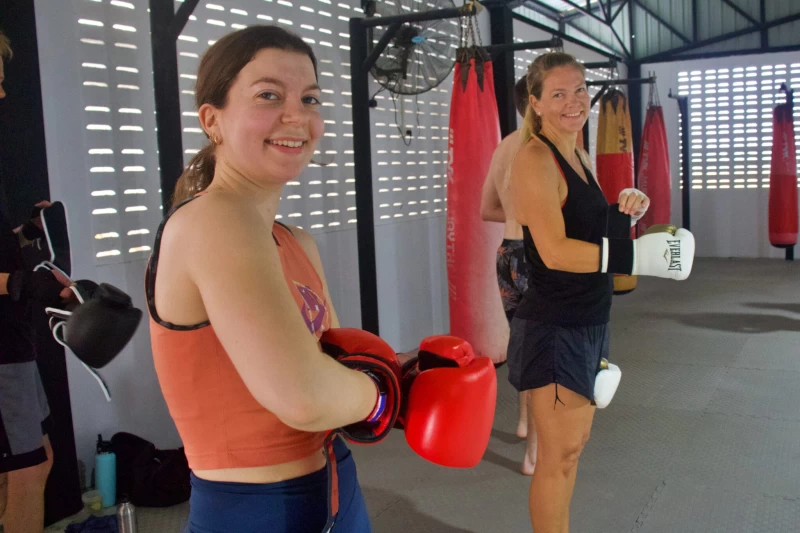 Yoga & Muay Thai: Entdecke das echte Thailand und dein Selbst