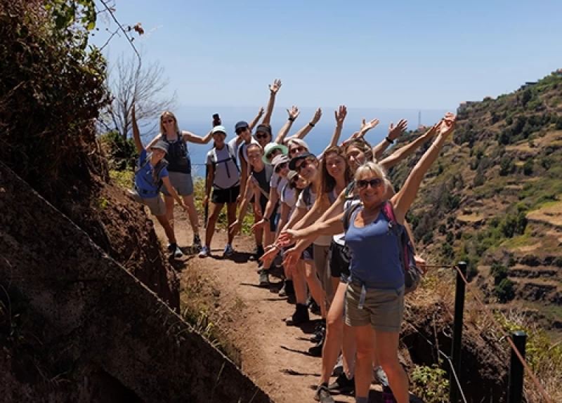 Zwischen Bergen und Meer: Dein Yoga-Finca-Urlaub in Andalusien